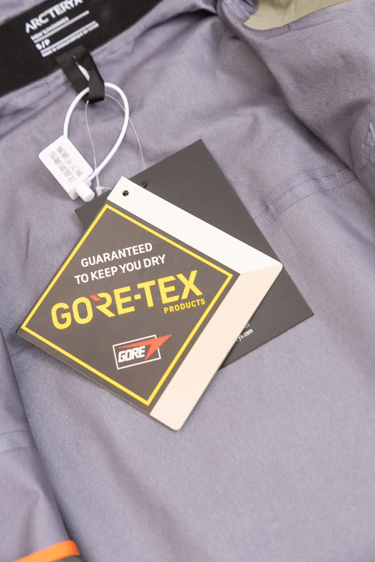 Quality ARC'TERYX SV Arcteryx Alpha SV GTX Same Style S XXL Premium ～ ！ ， 。 Recco ， ， ！ Authentic Gore-Tex ： 100% ＋ ＋20d ( )＋ Authentic ！ ！ ～ ， 。 。 ， ， ， 。 ， Quality 。 😊 Quality ！ Size：S/M/L/XL/XXL ： 81 83 86 88 90 ：117 122 128 132 136 ： 59 61 64 66 68 ： 53 55 58 60 62 S 80-120 M 110-150 L 140-170 XL 160 XXL 180 os ～